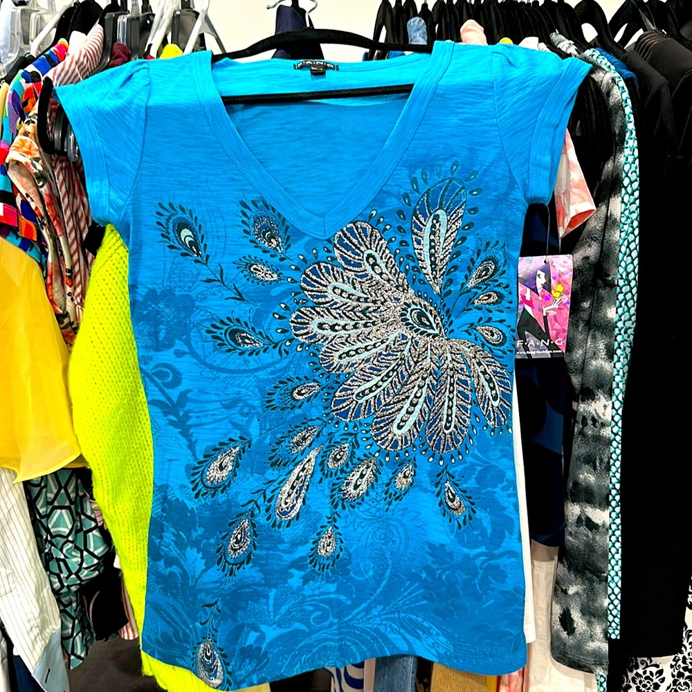 NWT Fang Shirt w Glitter Size S
